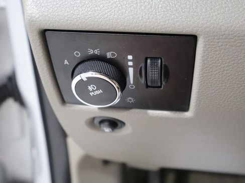 Used 2011 Jeep Grand Cherokee Laredo AWD/4WD image 28
