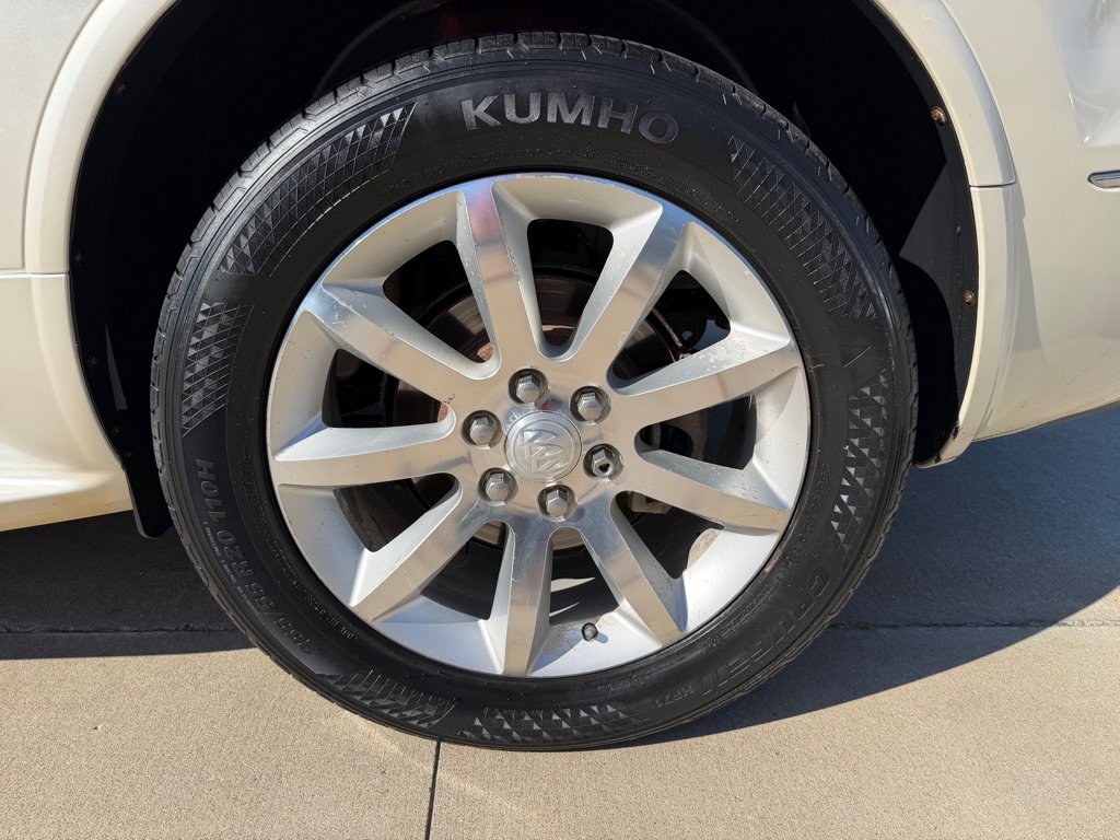 Used 2013 Buick Enclave Premium FWD image 25