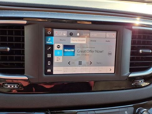 Used 2022 Chrysler Voyager LX image 5