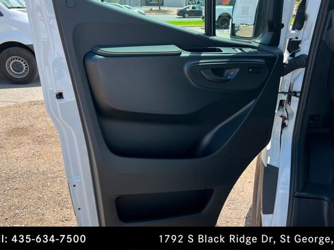 Used 2026 Mercedes-Benz Sprinter 2500 image 11