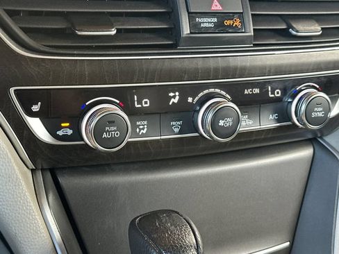 Used 2018 Honda Accord EX image 20