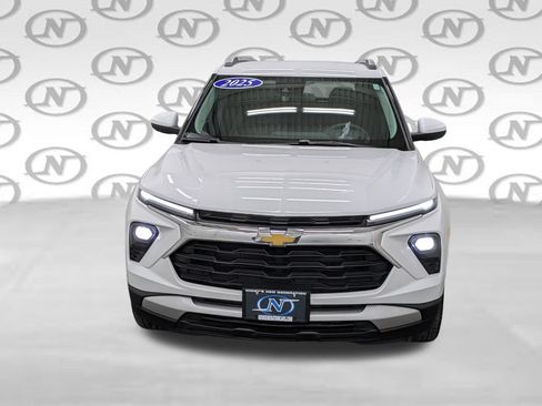 Used 2025 Chevrolet TrailBlazer LT AWD/4WD image 12