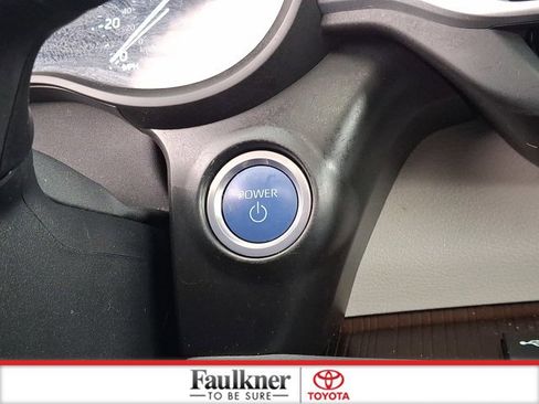 Certified 2024 Toyota Sienna XLE image 23