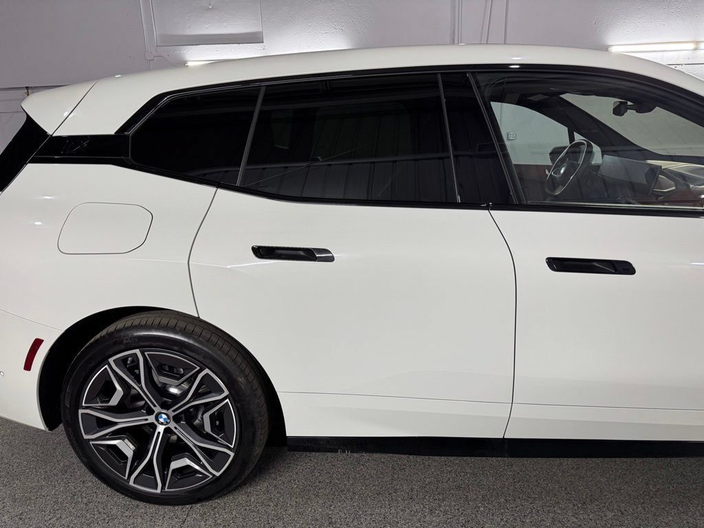Used 2026 BMW iX xDrive45 AWD/4WD image 8