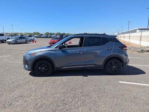 Used 2021 Nissan Kicks SR image 2