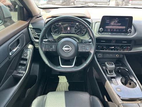 Used 2023 Nissan Rogue SV w/ SV Premium B Package FWD image 12