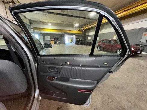 Used 2005 Buick Century Custom FWD image 27