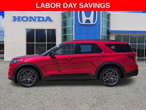Used 2025 Ford Explorer ST w/ Sun And Sound Package AWD/4WD image 6