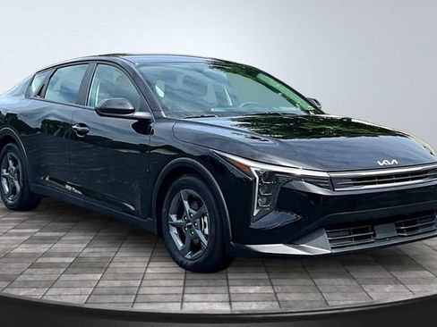 Certified 2025 Kia K4 FWD image 3