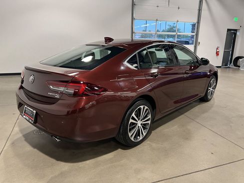 Used 2019 Buick Regal Essence w/ Driver Confidence Package I AWD/4WD image 3