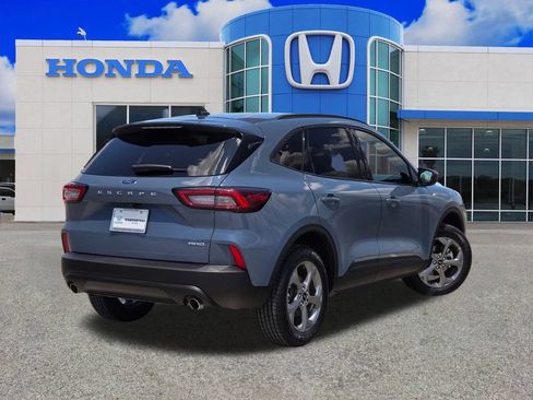 Used 2025 Ford Escape ST-Line Select AWD/4WD image 3
