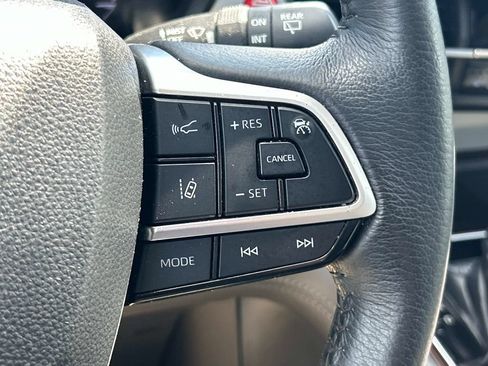 Used 2021 Toyota Sienna XLE w/ XLE Plus Package FWD image 29