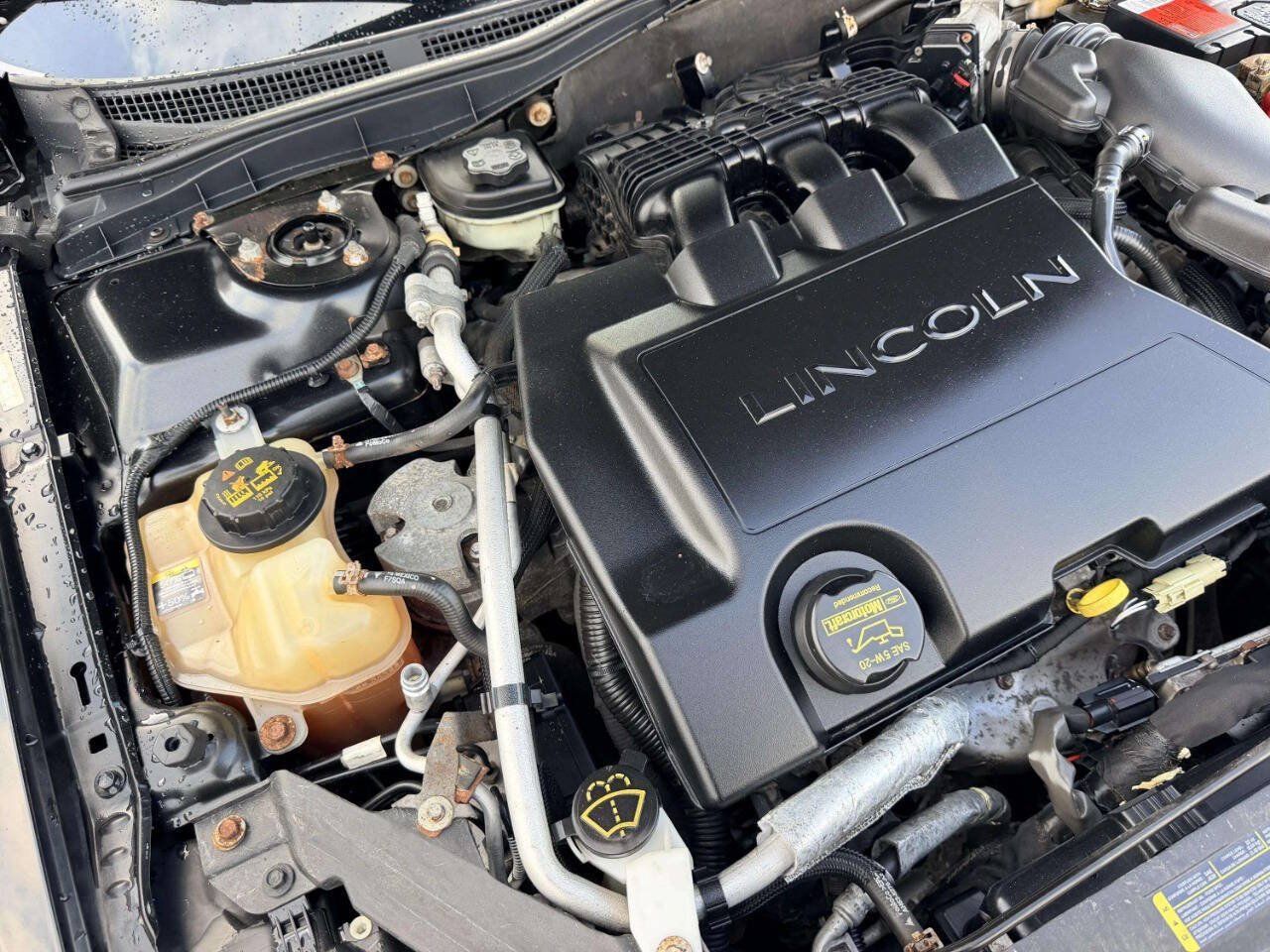 Used 2012 Lincoln MKZ FWD image 10