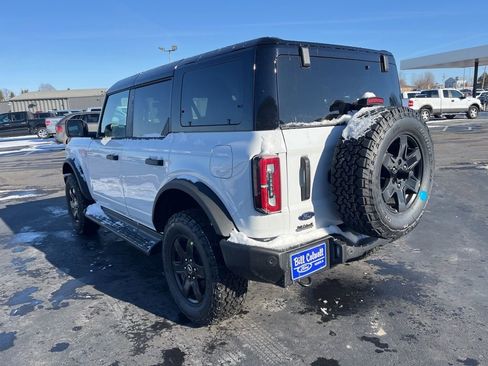 New 2025 Ford Bronco Outer Banks w/ Black Appearance Package image 5