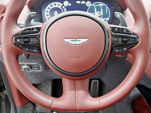 Used 2021 Aston Martin DBX image 15