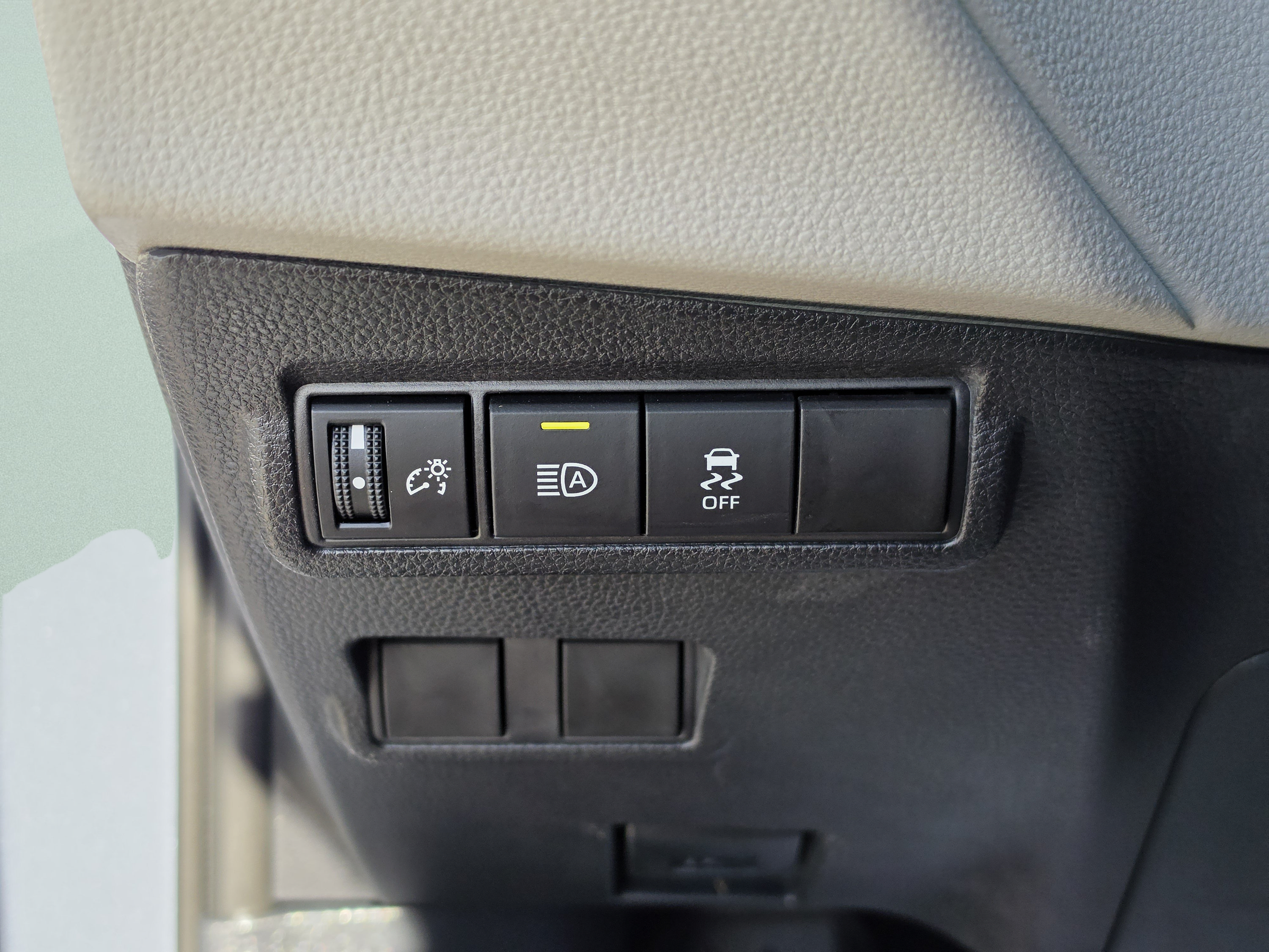 Used 2026 Toyota Corolla Cross L FWD image 29