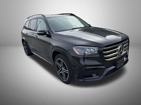 Used 2024 Mercedes-Benz GLS 450 4MATIC image 2