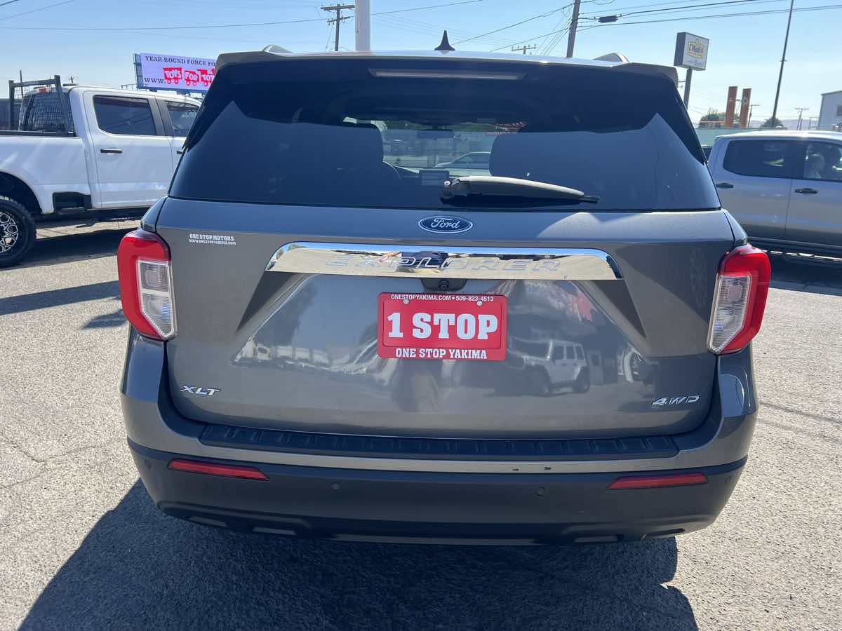 Used 2023 Ford Explorer XLT AWD/4WD image 6
