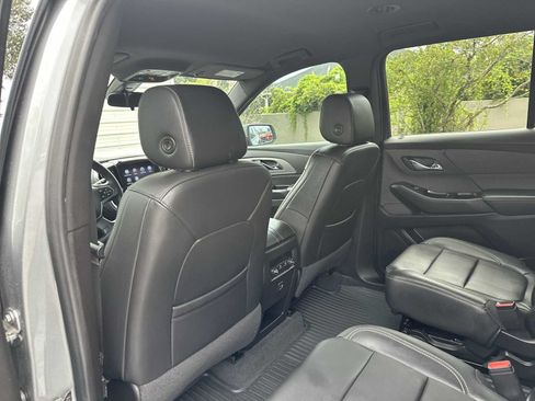 Certified 2023 Chevrolet Traverse LT FWD image 16