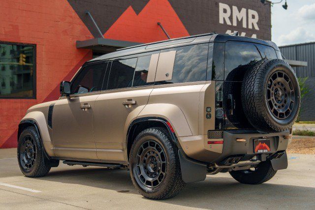 Used 2026 Land Rover Defender 110 OCTA AWD/4WD image 7