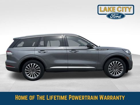 Used 2024 Lincoln Aviator AWD w/ Premium Package image 7