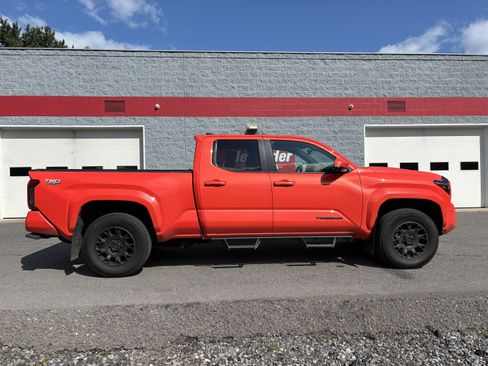 Used 2024 Toyota Tacoma TRD Sport w/ TRD Sport Premium Package AWD/4WD image 2