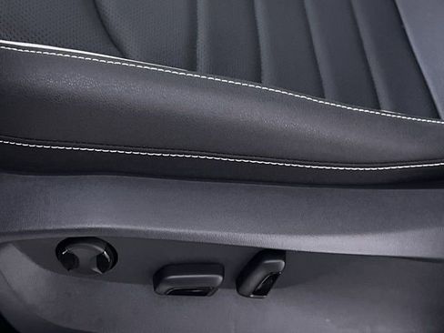 New 2025 Volkswagen Taos SEL image 12