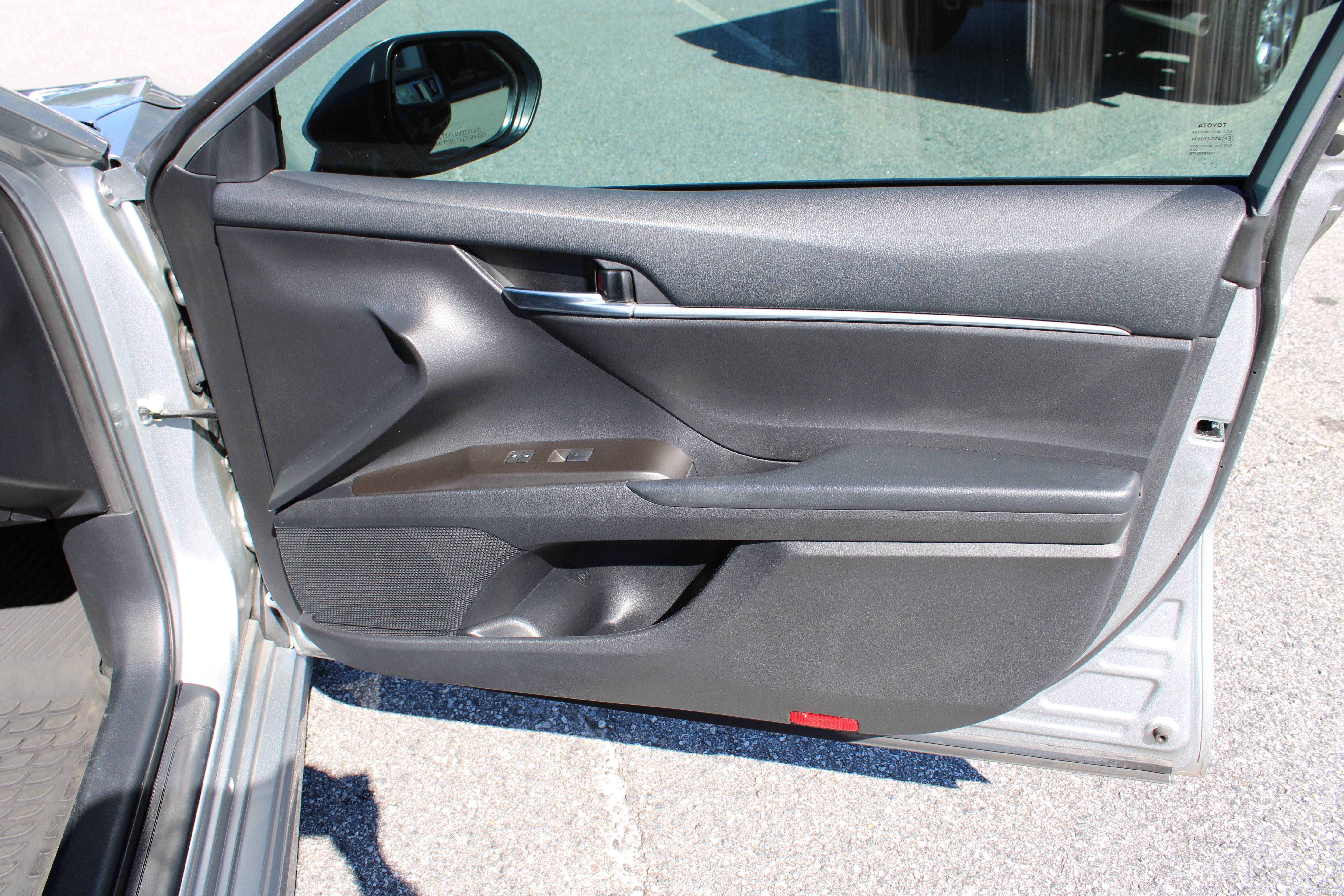 Used 2022 Toyota Camry SE w/ Audio Upgrade Package FWD image 16