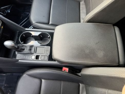 Used 2023 Volkswagen Atlas Cross Sport SE FWD image 34