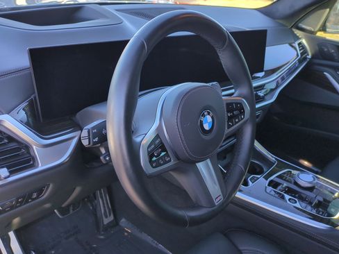 Certified 2023 BMW X7 xDrive40i w/ Executive Package image 17