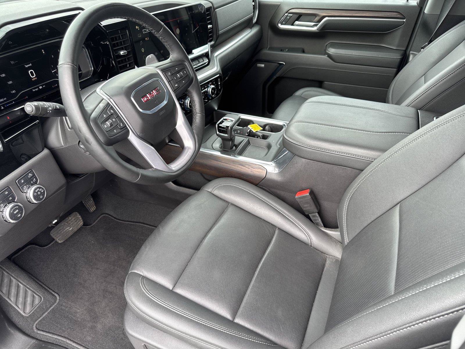 Used 2024 GMC Sierra 1500 SLT w/ SLT Premium Package AWD/4WD image 10