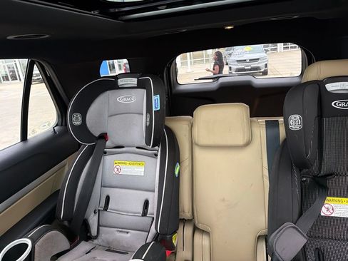 Used 2016 Ford Explorer XLT w/ Equipment Group 202A AWD/4WD image 19