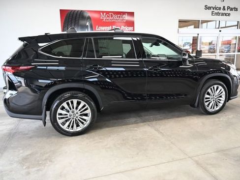 New 2026 Toyota Highlander Platinum AWD/4WD image 5