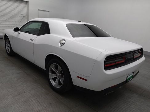 Used 2017 Dodge Challenger SXT image 5