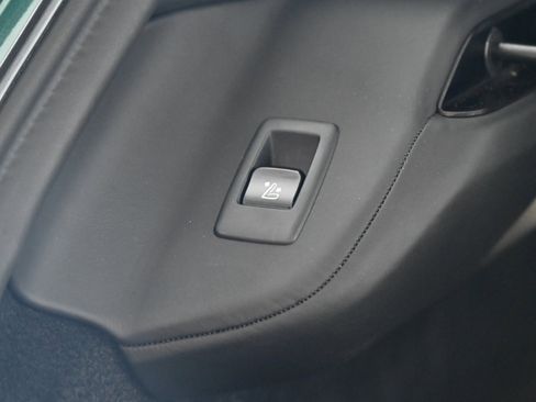 Used 2023 Rolls-Royce Cullinan image 47