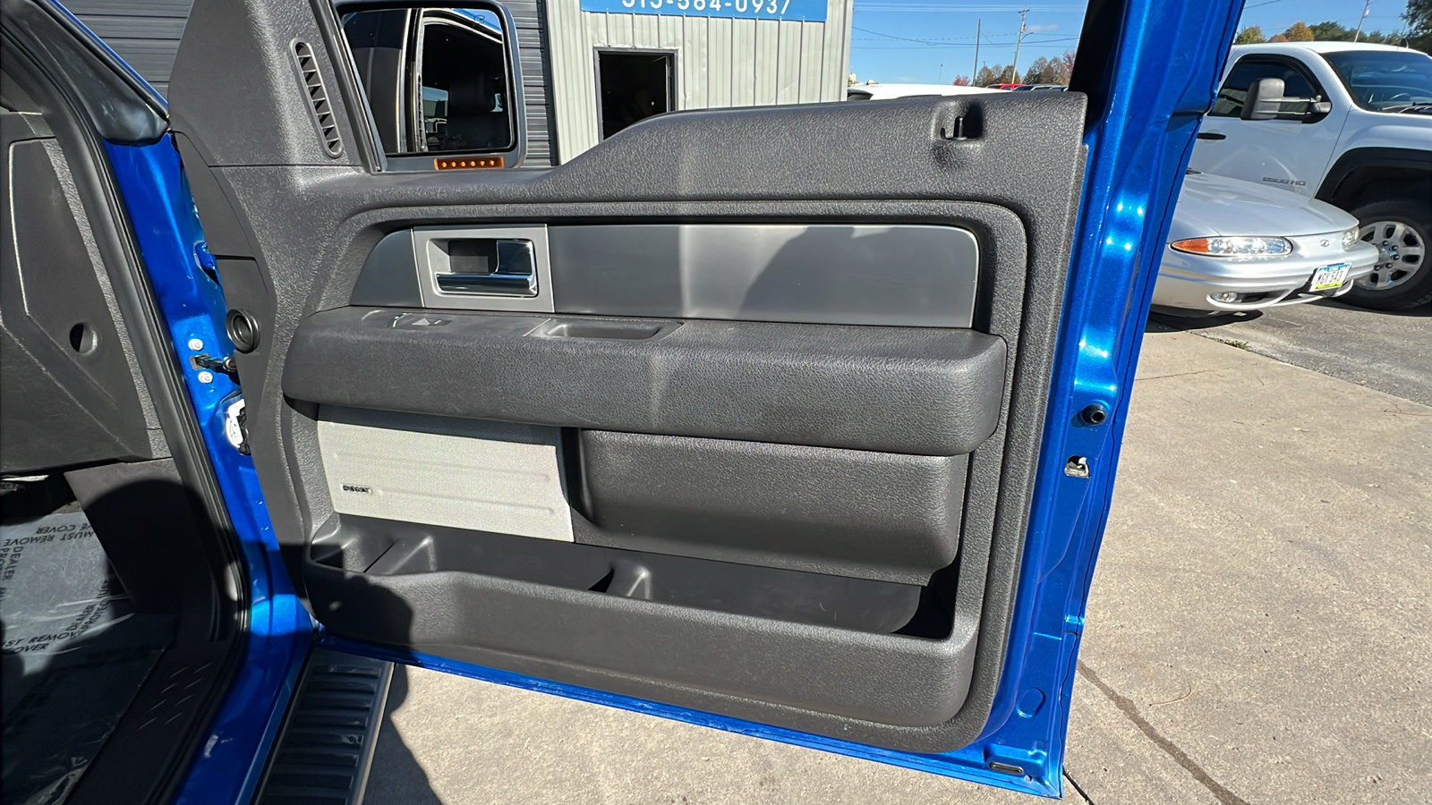 Used 2014 Ford F150 FX4 w/ Equipment Group 402A Luxury AWD/4WD image 19