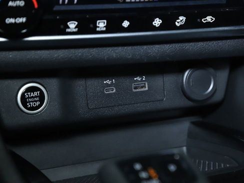 Used 2021 Nissan Rogue SV image 26