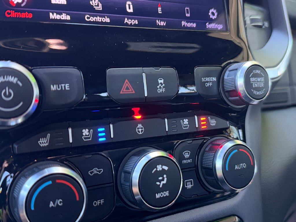 Used 2020 RAM 3500 Laramie AWD/4WD image 19