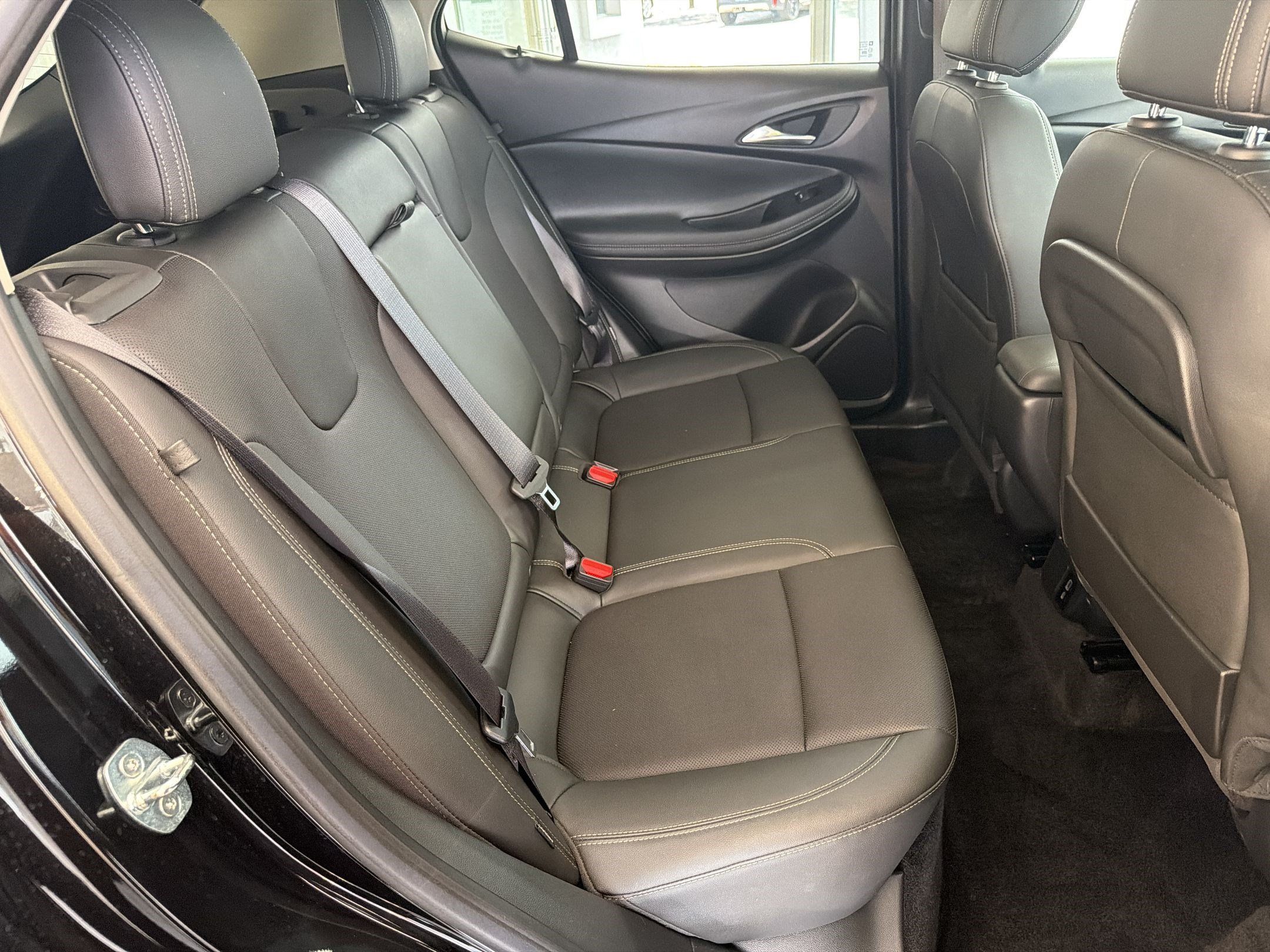 Used 2024 Buick Encore GX Sport Touring w/ Experience Buick Package FWD image 31