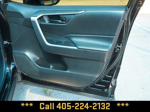 Used 2023 Toyota RAV4 LE AWD/4WD image 19