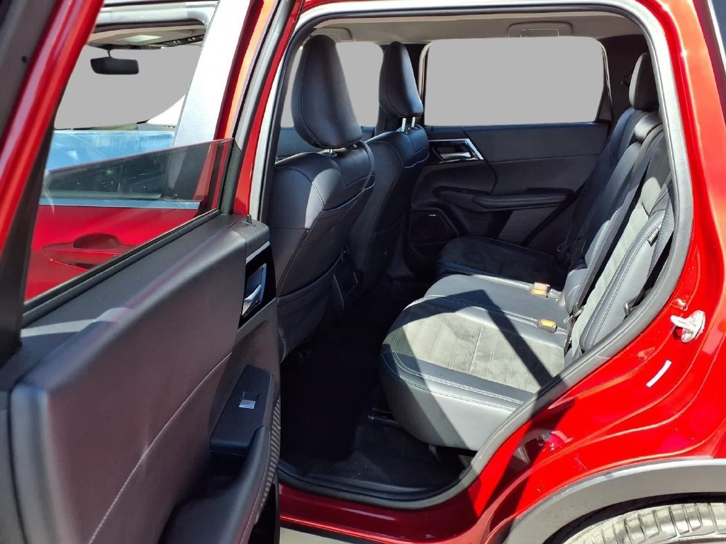 Used 2025 Mitsubishi Outlander SE AWD/4WD image 25