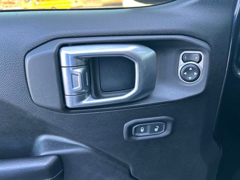Used 2020 Jeep Wrangler Unlimited Sport S image 13
