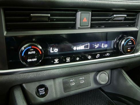 Used 2024 Nissan Rogue SV AWD/4WD image 15