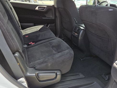 Used 2014 Nissan Pathfinder SV AWD/4WD image 14