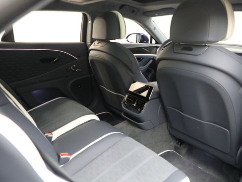 Certified 2025 Bentley Flying Spur Plug-In Hybrid image 27