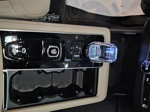 Certified 2025 Volvo XC90 B5 Plus image 25