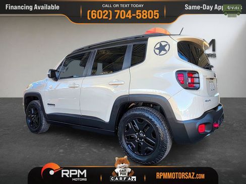 Used 2017 Jeep Renegade Trailhawk AWD/4WD image 4