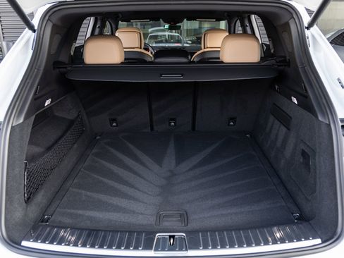 Certified 2026 Porsche Cayenne AWD/4WD image 36