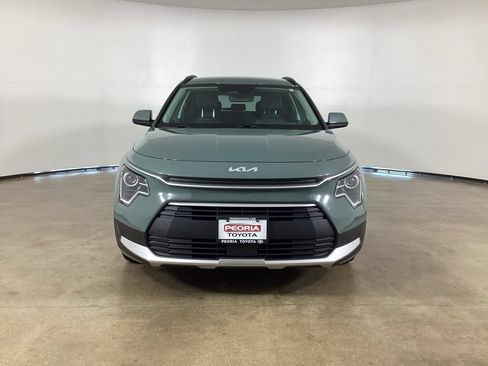 Used 2023 Kia Niro EX w/ EX Cold Weather Package FWD image 3