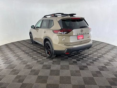Used 2025 Nissan Rogue SV AWD/4WD image 7
